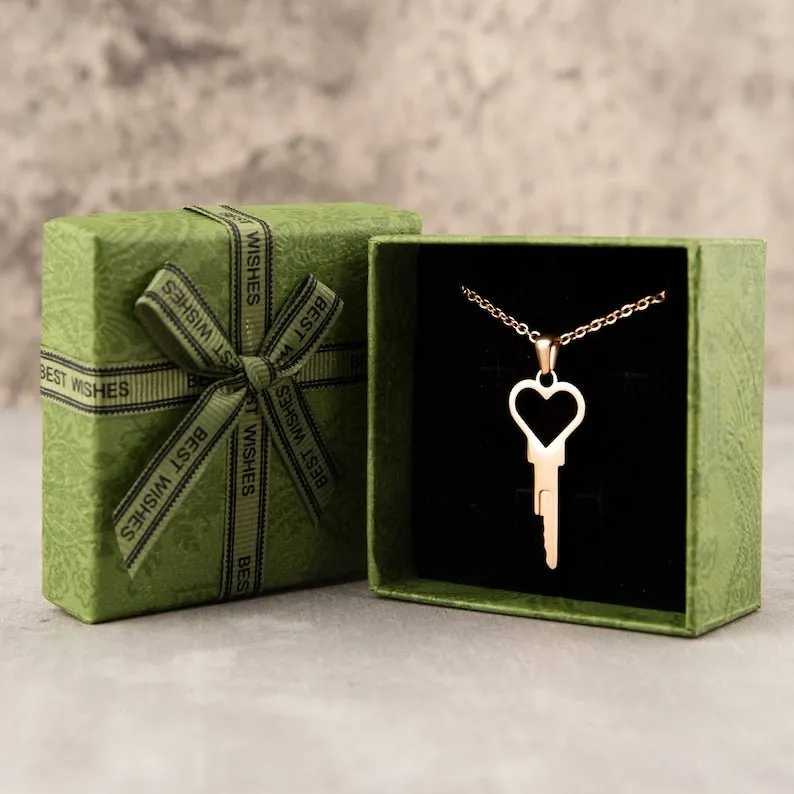 💝 Heart Shaped Key Necklace for chastity - Gold & Steel