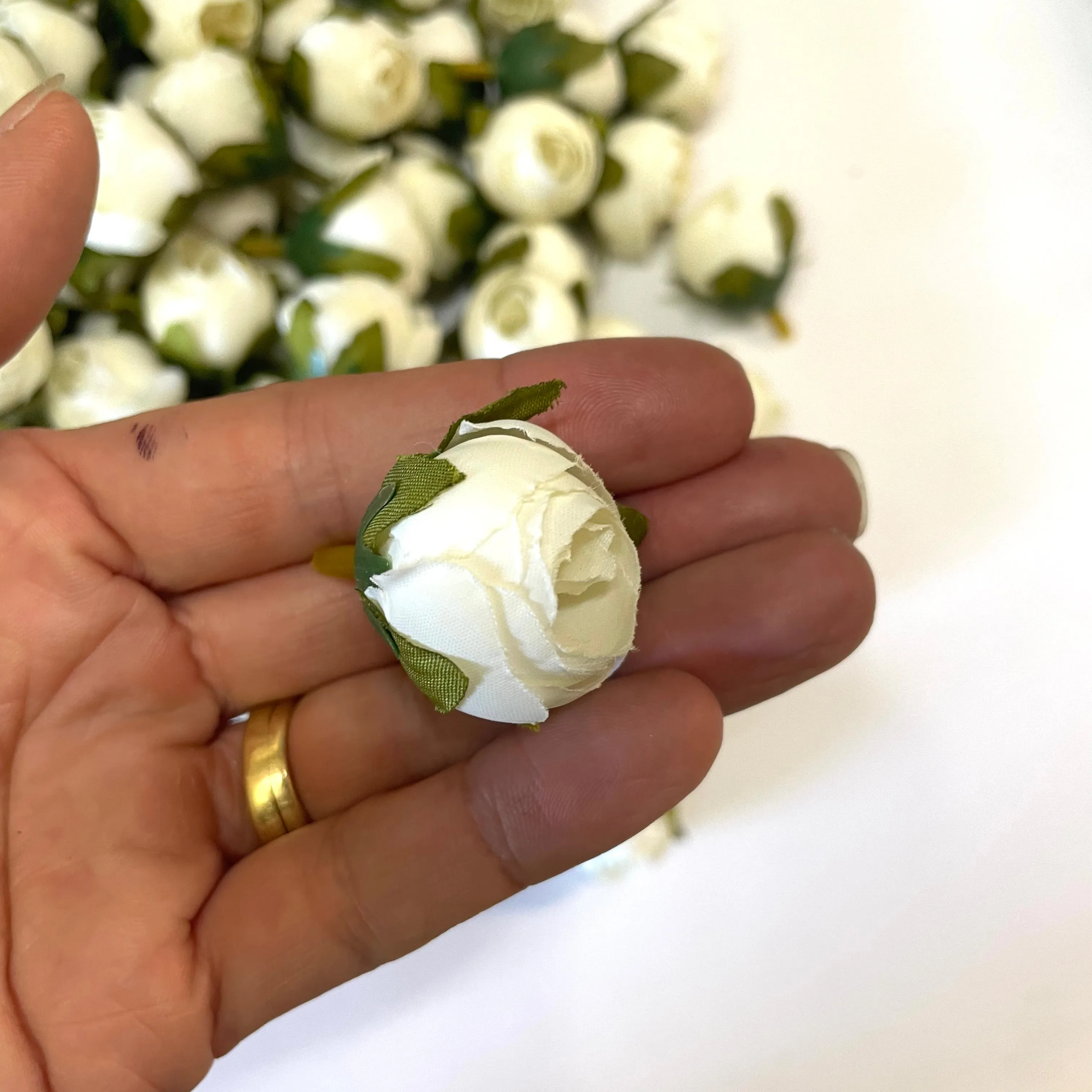 Artificial Silk Flower Heads - White Rose Bud Style 40 - 5 Pack