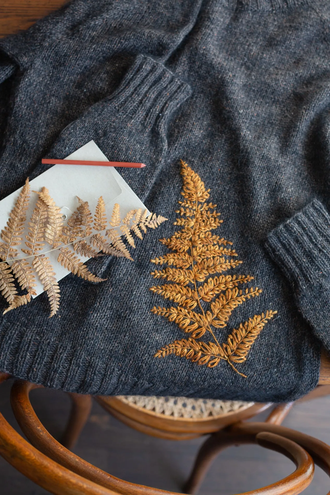 Embroidery on Knits (Judit Gummlich)