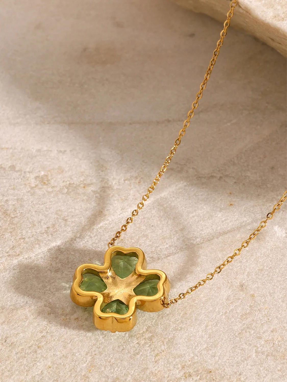 Green Clover Necklace: Elegance Meets Fortune