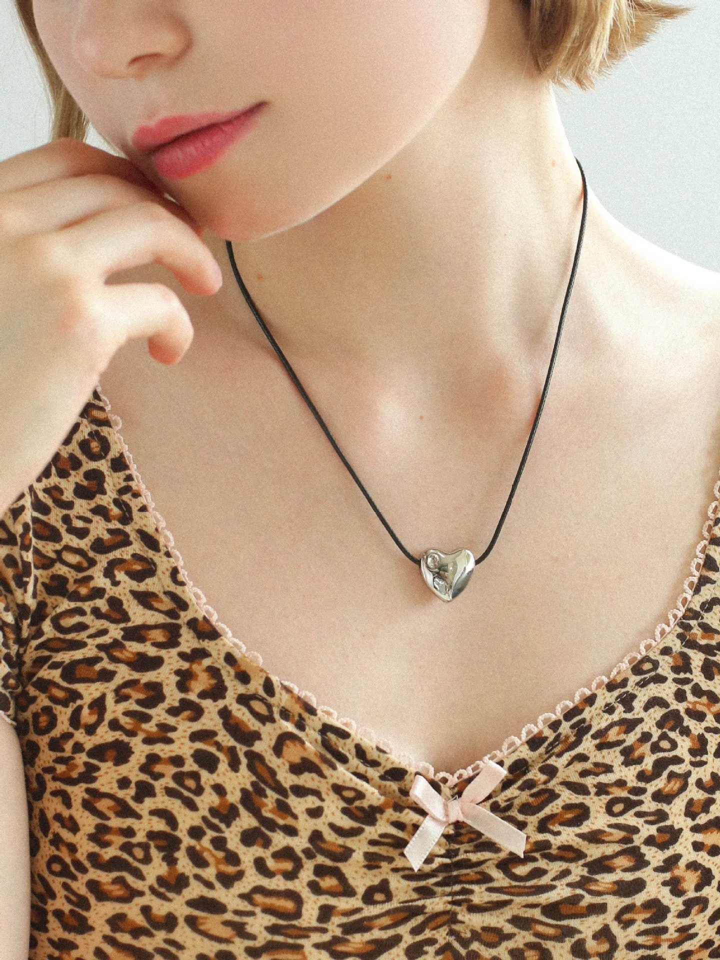 Heart-shaped Black Leather Drawstring Pendant Necklace