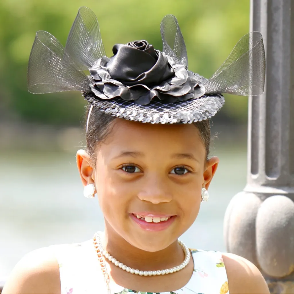 KH4440-Kids black fascinator with satin flower