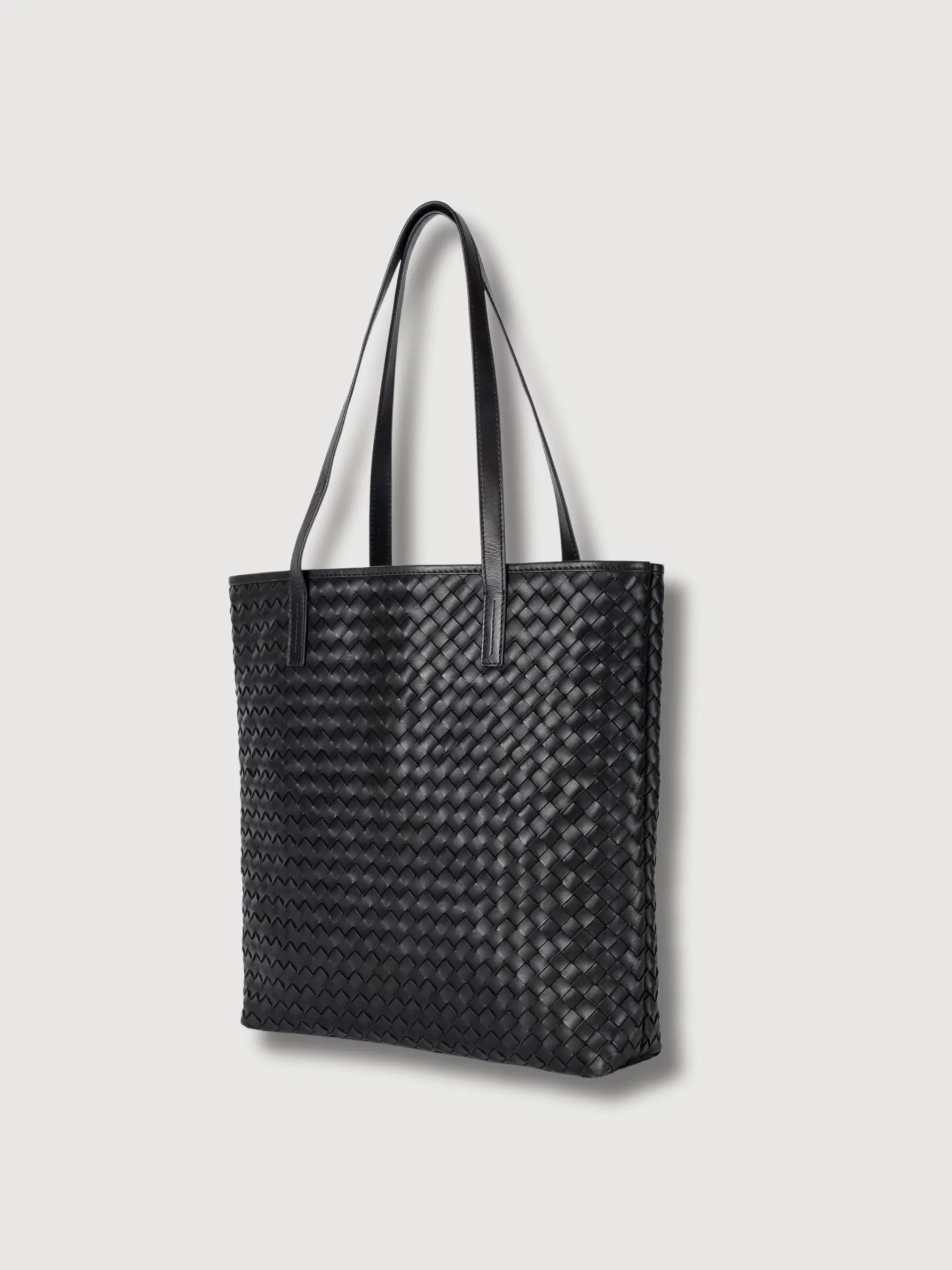 Shoulder Bag Georgia Black Woven Leather | O My Bag